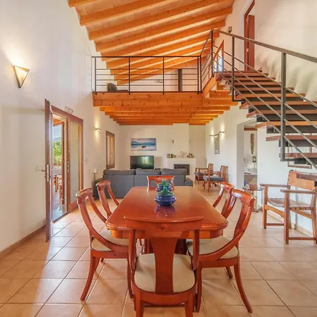 Villa Mosca, Garden And Swimming Pool Close To